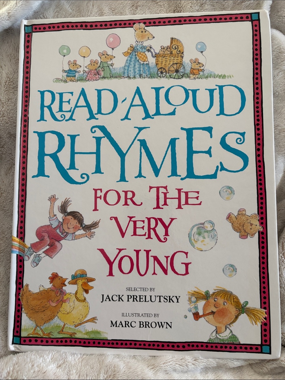 /Kids book Read- Aloud Rhymes for the Very Young